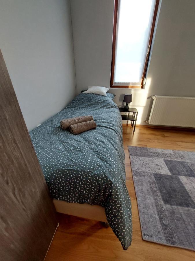 Csaladbarat Vendeglak Szegedi Maganszallashely 9 Fo Reszere, Nagycsaladok Es Barati Tarsasagok Reszere المظهر الخارجي الصورة