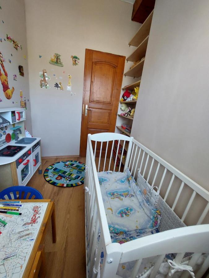 Csaladbarat Vendeglak Szegedi Maganszallashely 9 Fo Reszere, Nagycsaladok Es Barati Tarsasagok Reszere المظهر الخارجي الصورة